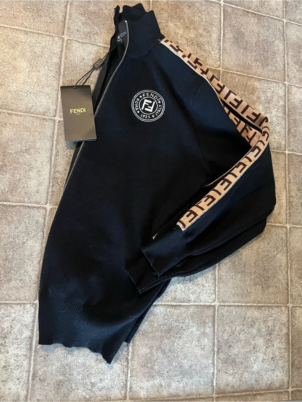 New women’s black pants set